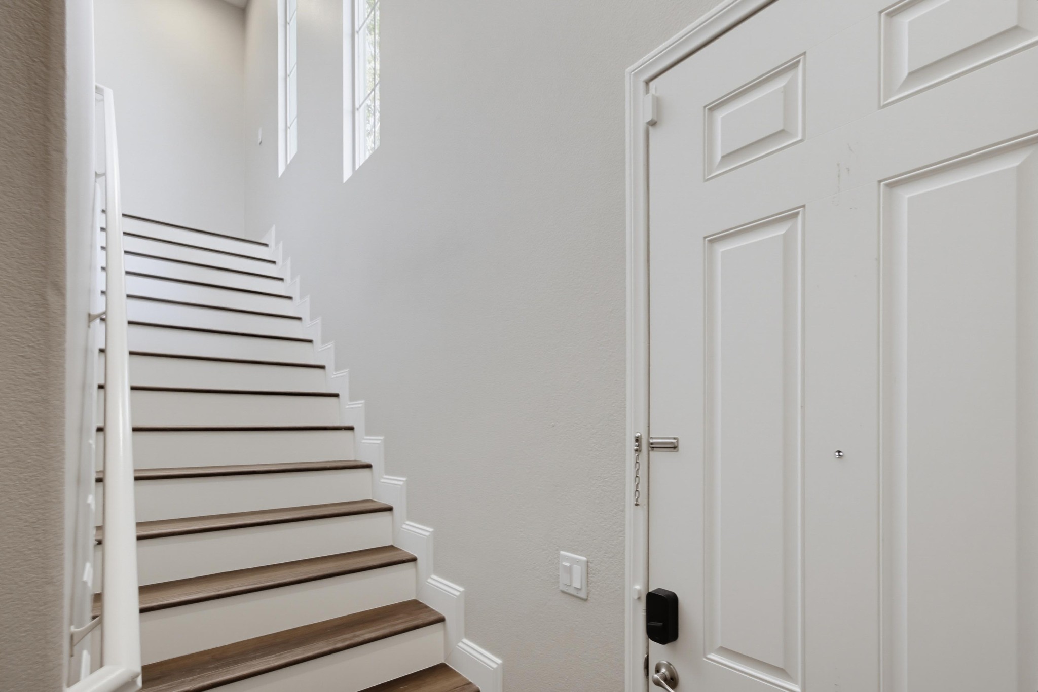 Virtual tour photo 5 of 40 for 2161 Silverado St