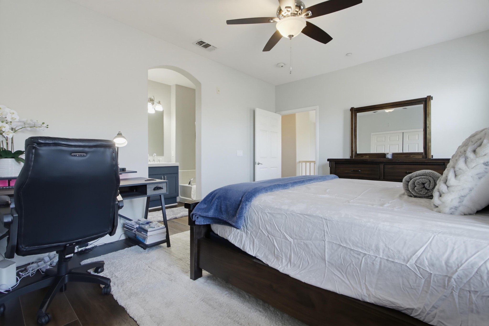 Virtual tour photo 31 of 40 for 2161 Silverado St