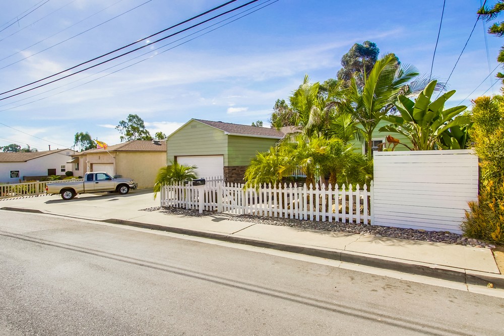 Virtual tour photo 3 of 61 for 2168 Pentuckett Ave