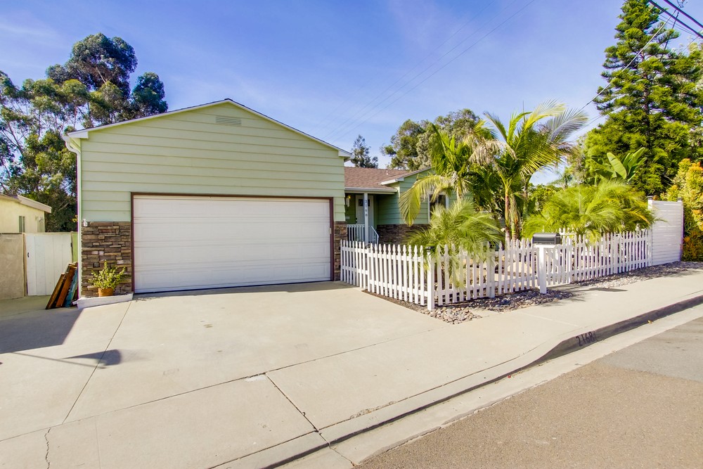Virtual tour photo 4 of 61 for 2168 Pentuckett Ave