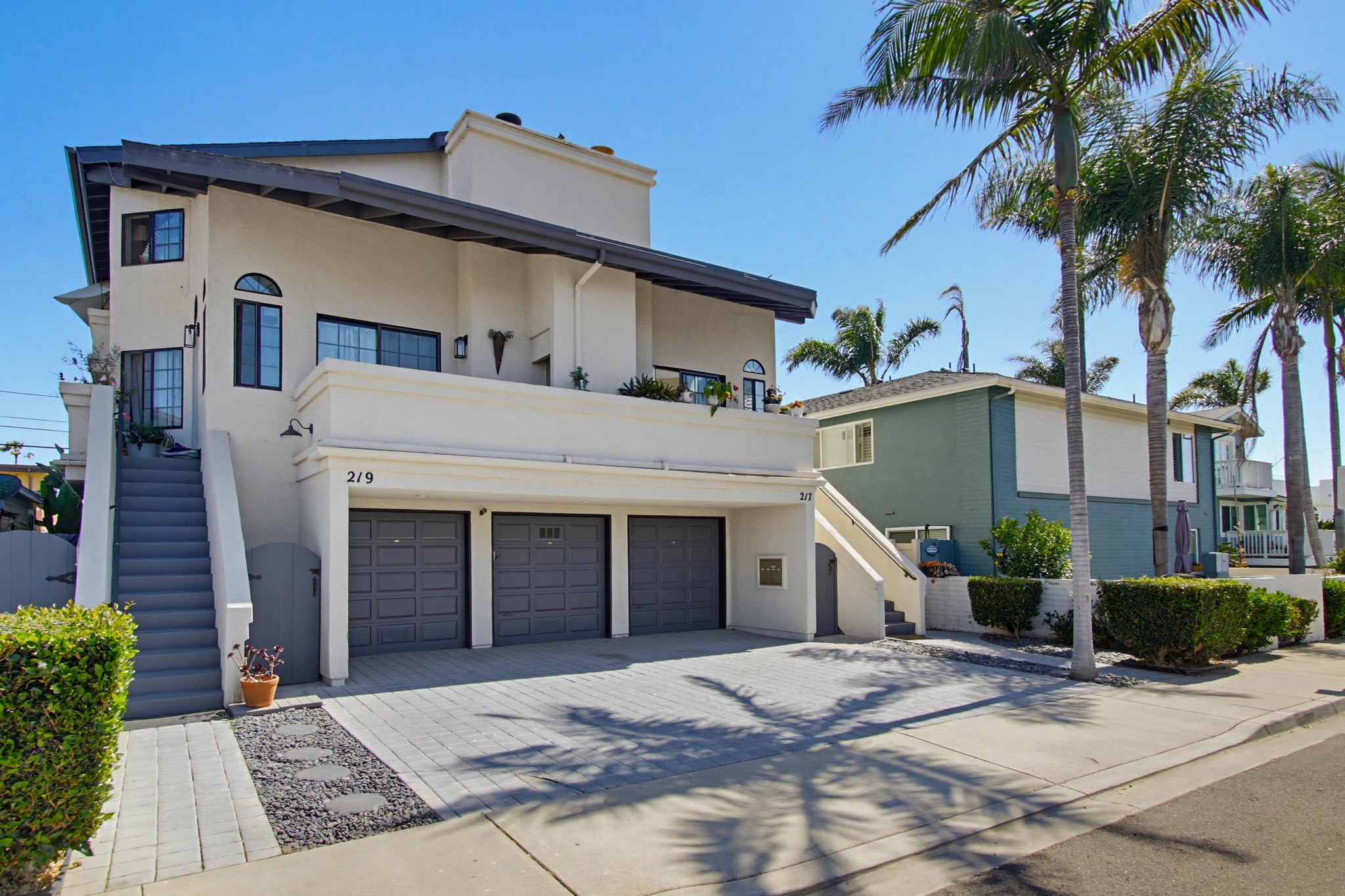 Virtual tour photo 1 of 84 for 217 Elm Ave