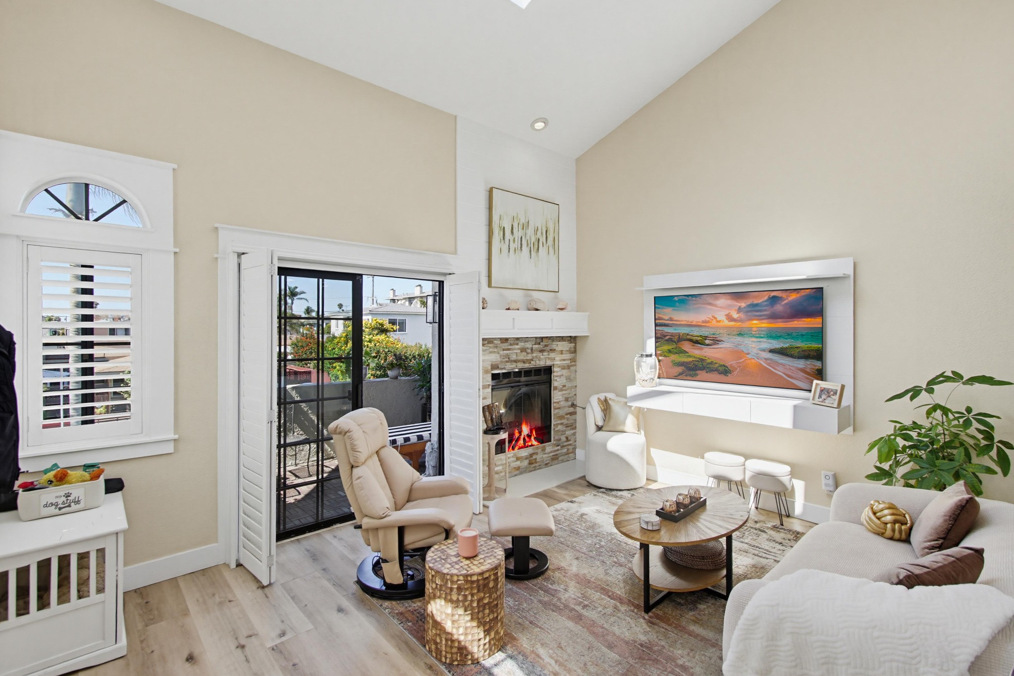 Virtual tour photo 9 of 84 for 217 Elm Ave