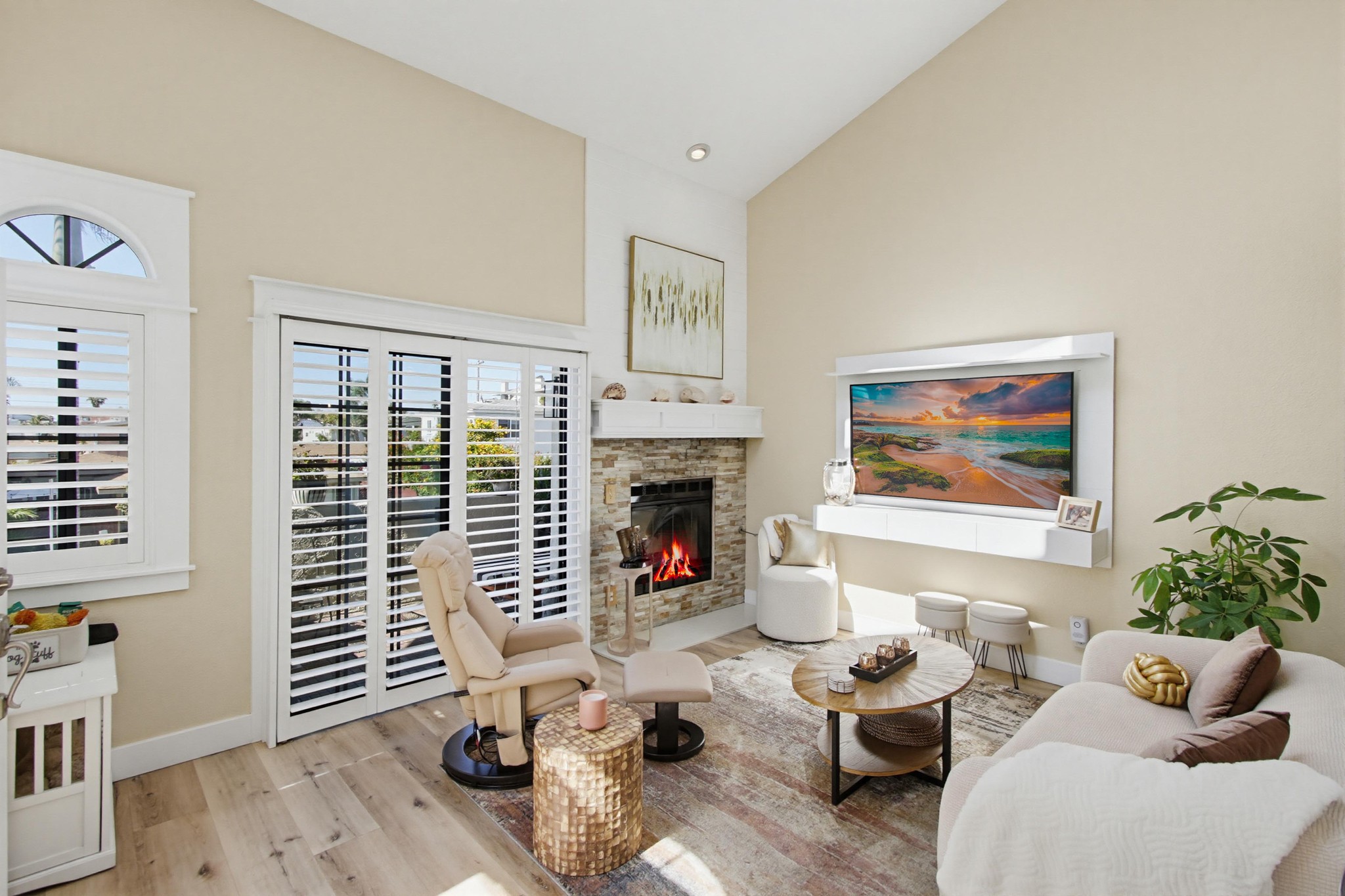 Virtual tour photo 10 of 84 for 217 Elm Ave