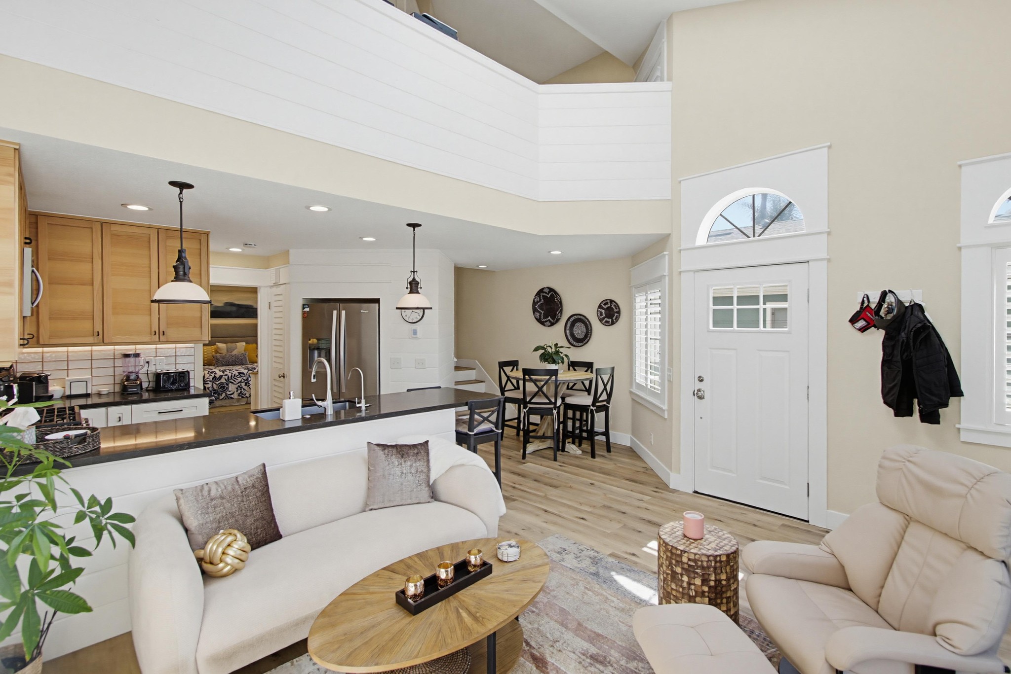 Virtual tour photo 13 of 84 for 217 Elm Ave
