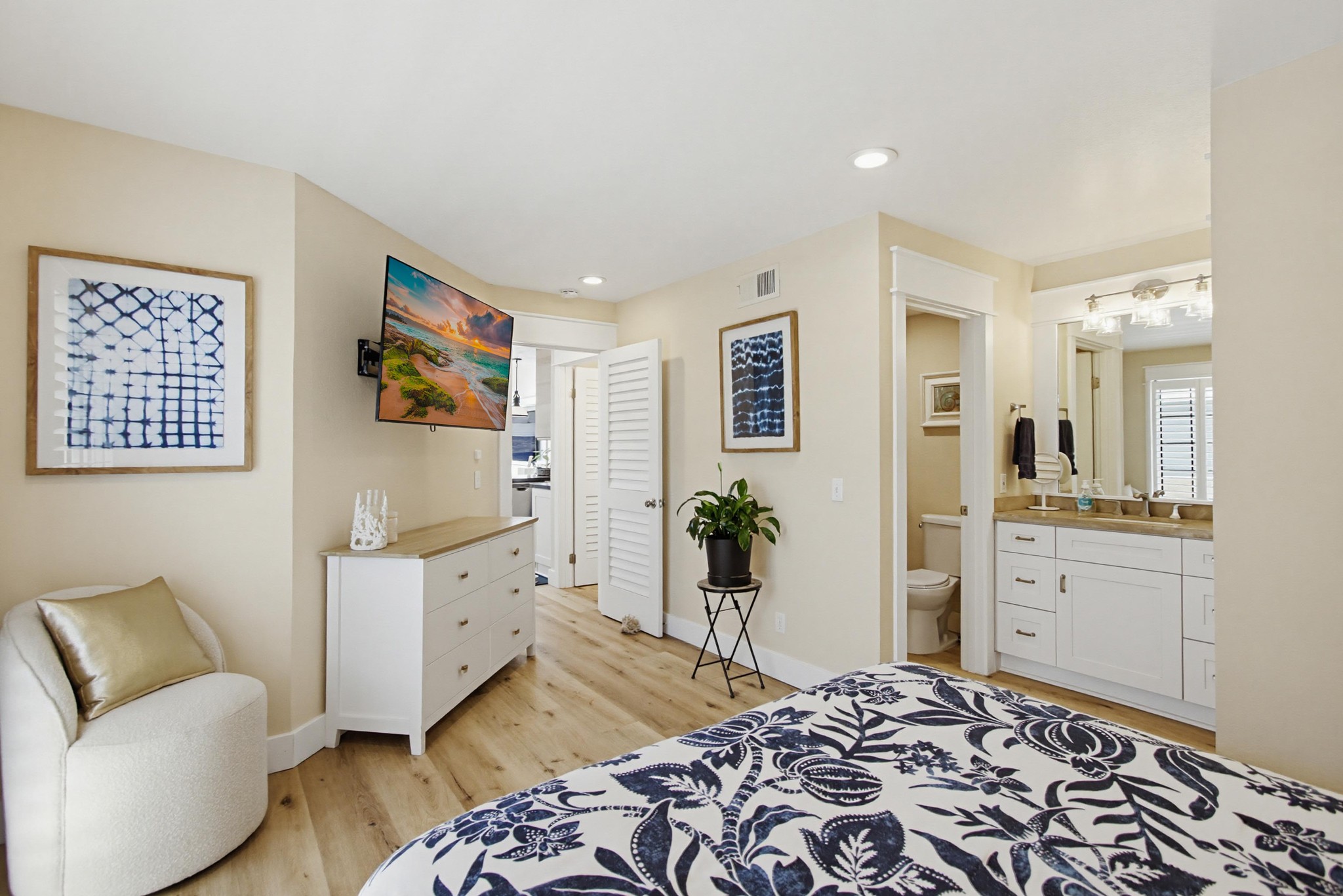 Virtual tour photo 32 of 84 for 217 Elm Ave