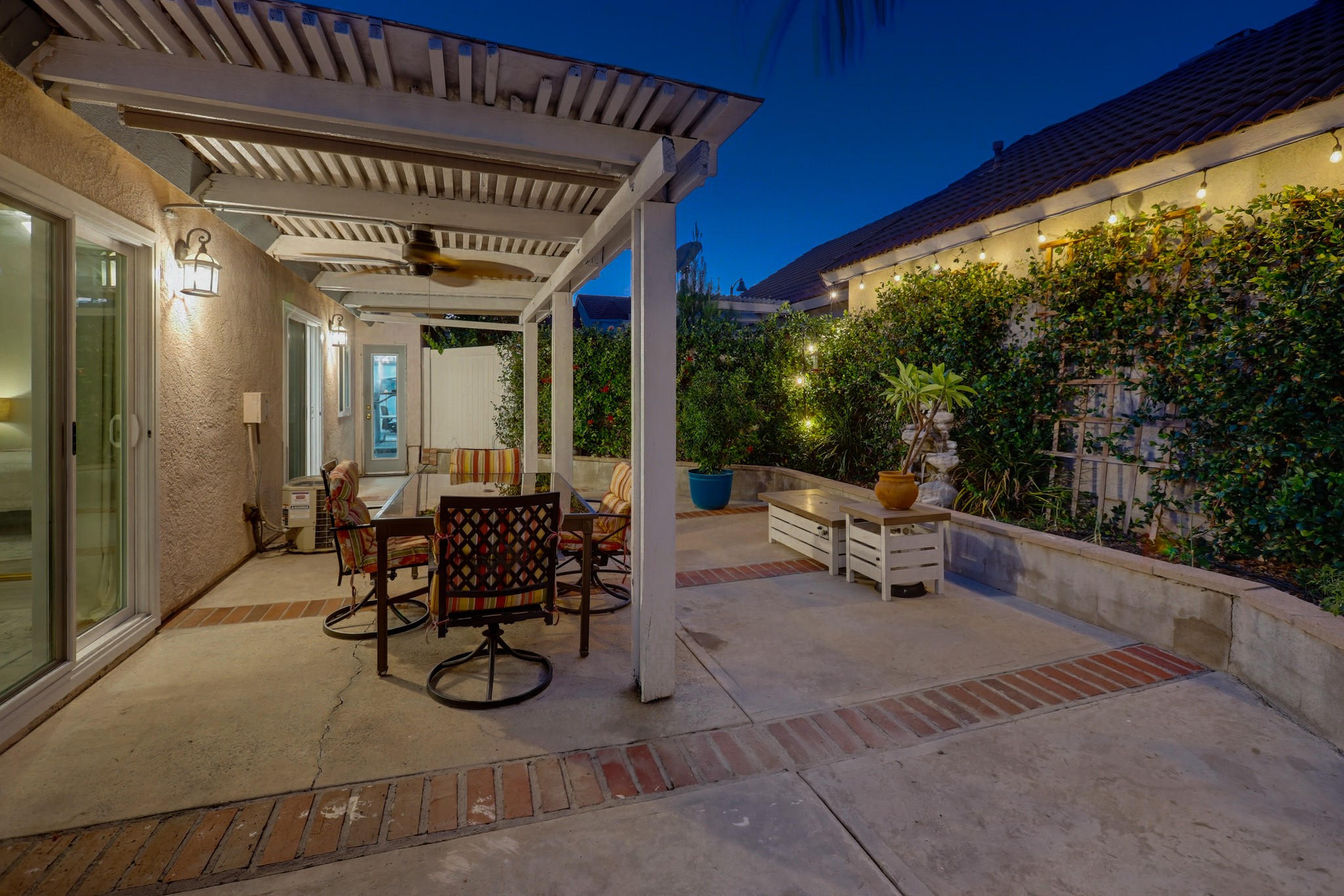 Virtual tour photo 10 of 58 for 21716 Paxton