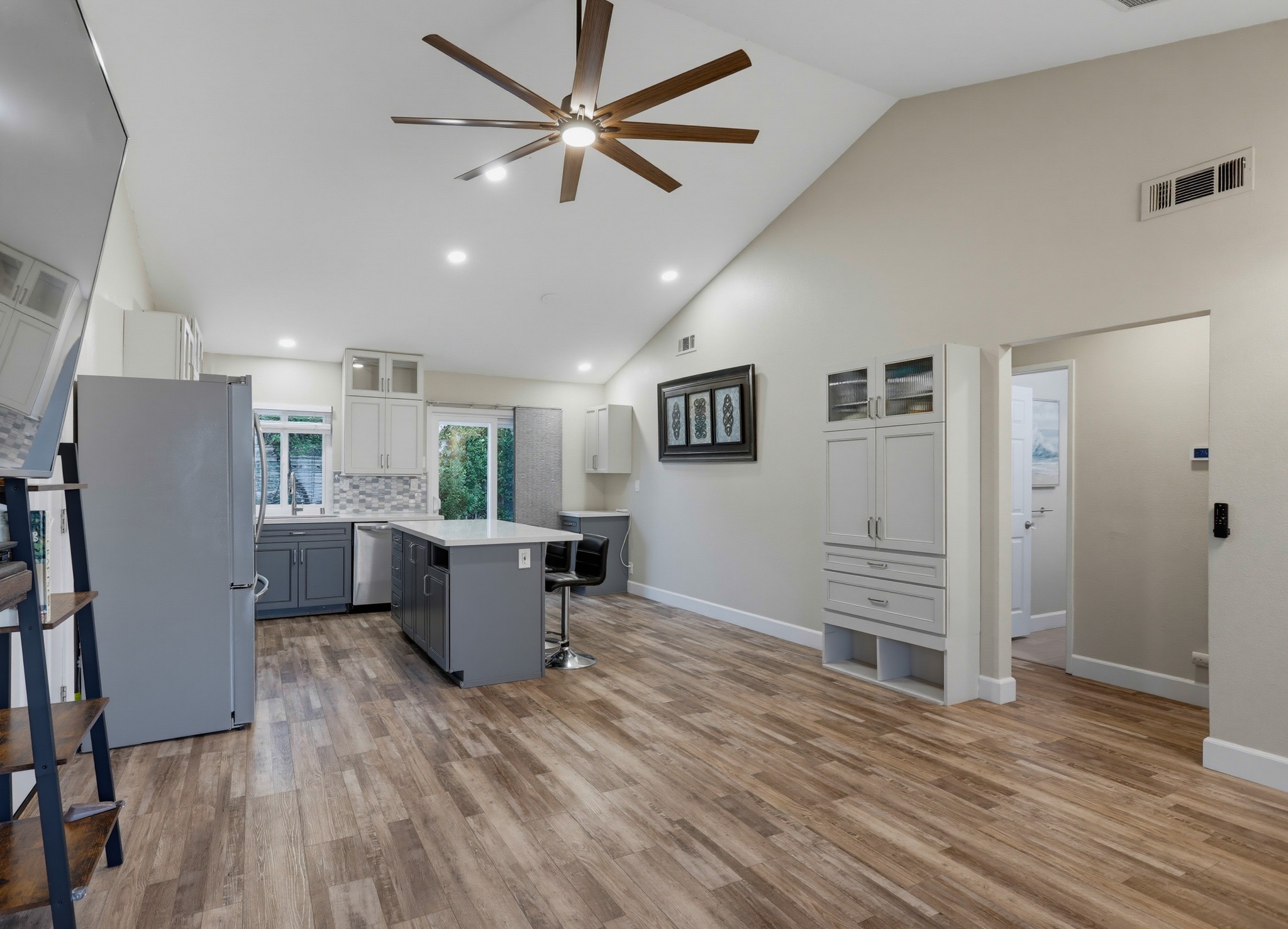 Virtual tour photo 14 of 58 for 21716 Paxton