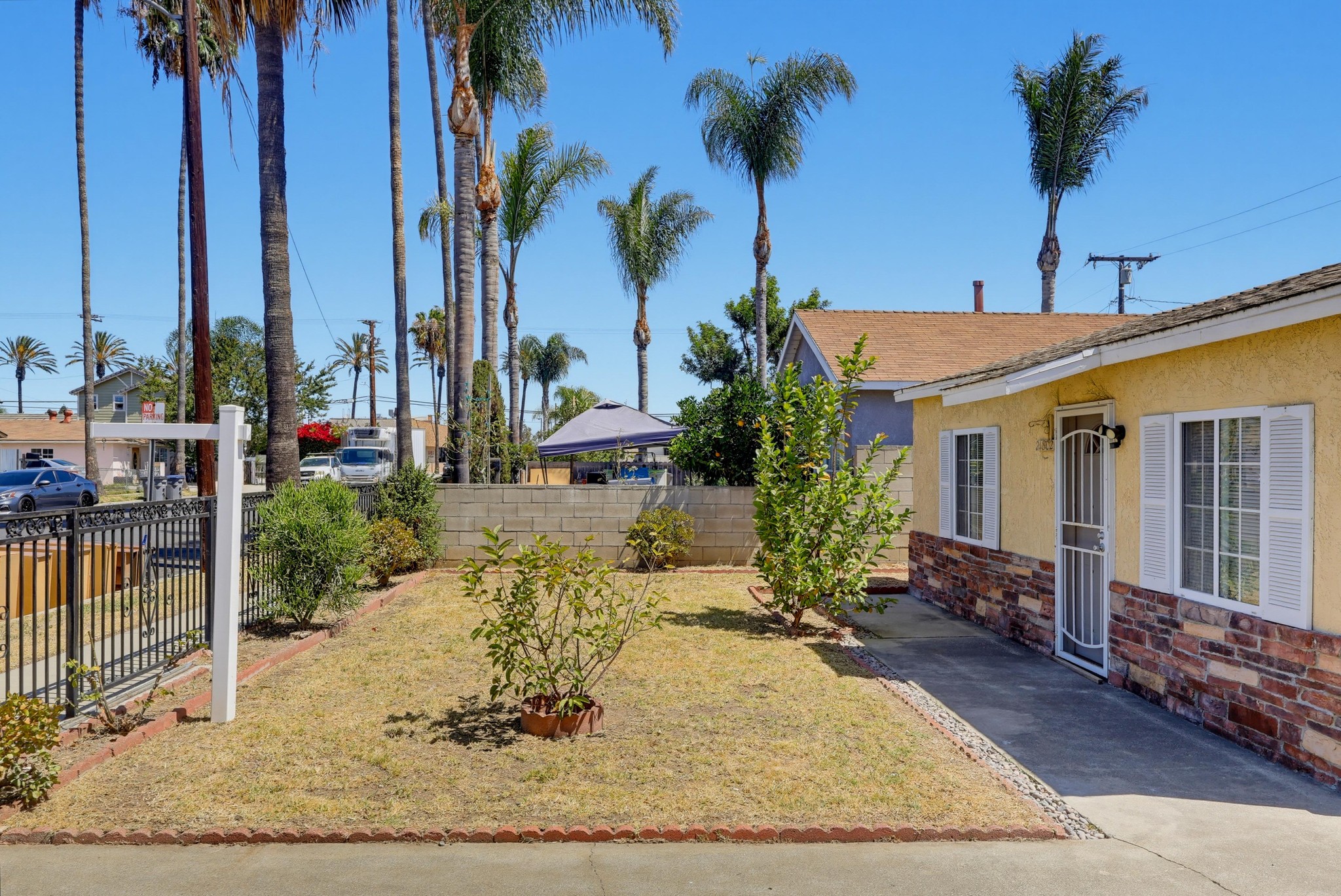 Virtual tour photo 6 of 57 for 21802 Elaine Ave