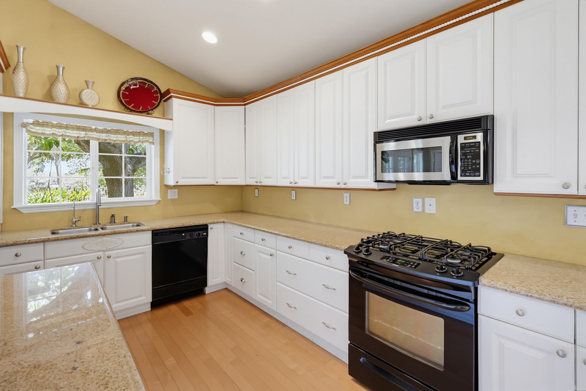 Virtual tour photo 82 of 124 for 2185 Via Dieguenos
