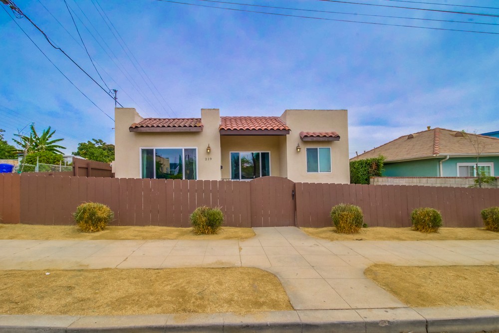 Virtual tour photo 1 of 44 for 219 Evans Street 