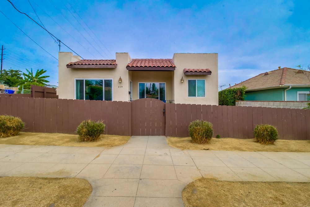 Virtual tour photo 3 of 44 for 219 Evans Street 
