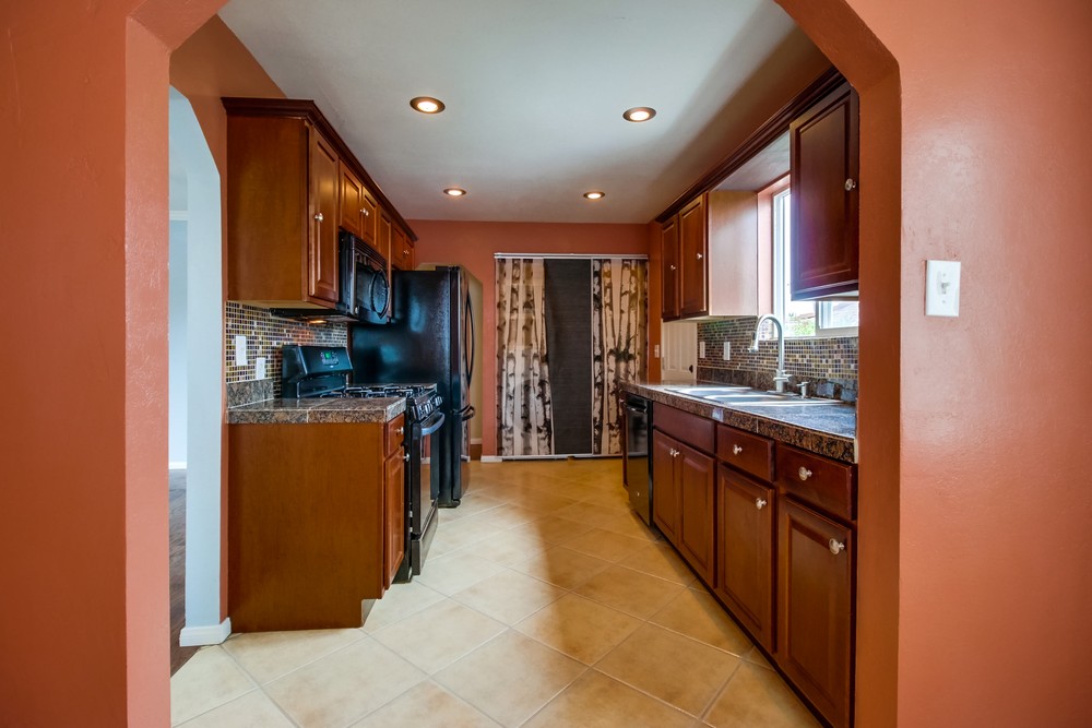 Virtual tour photo 22 of 44 for 219 Evans Street 