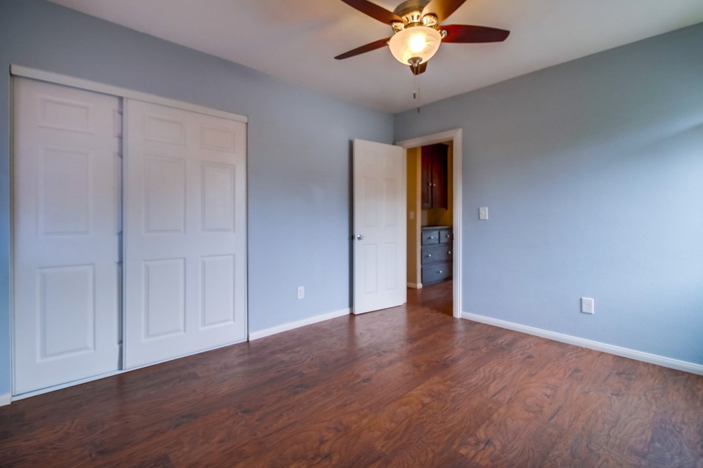 Virtual tour photo 26 of 44 for 219 Evans Street 