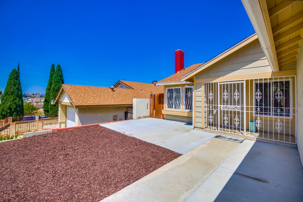Virtual tour photo 8 of 41 for 219 Shady Oak Rd