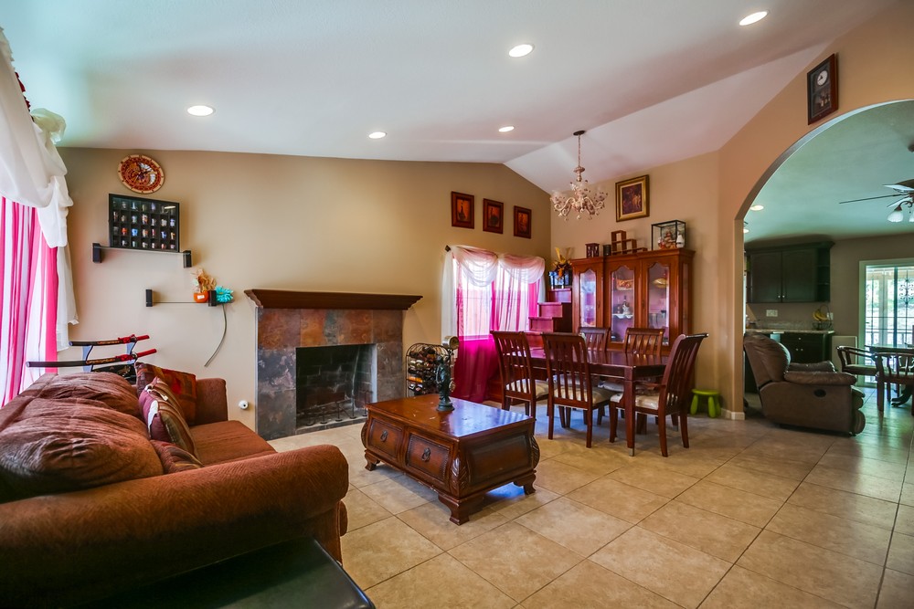 Virtual tour photo 10 of 41 for 219 Shady Oak Rd