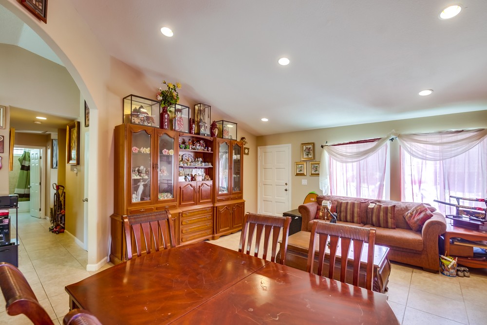 Virtual tour photo 12 of 41 for 219 Shady Oak Rd