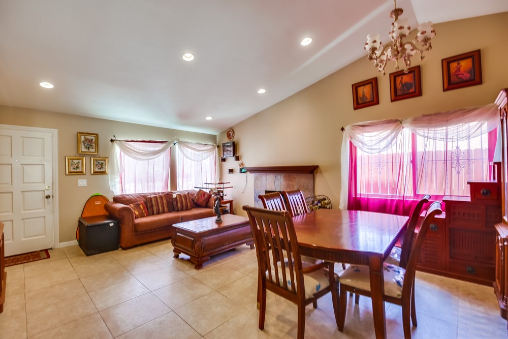 Virtual tour photo 13 of 41 for 219 Shady Oak Rd