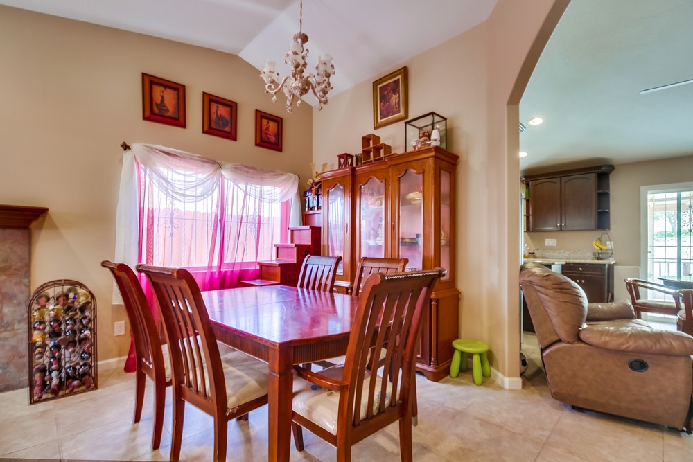 Virtual tour photo 14 of 41 for 219 Shady Oak Rd