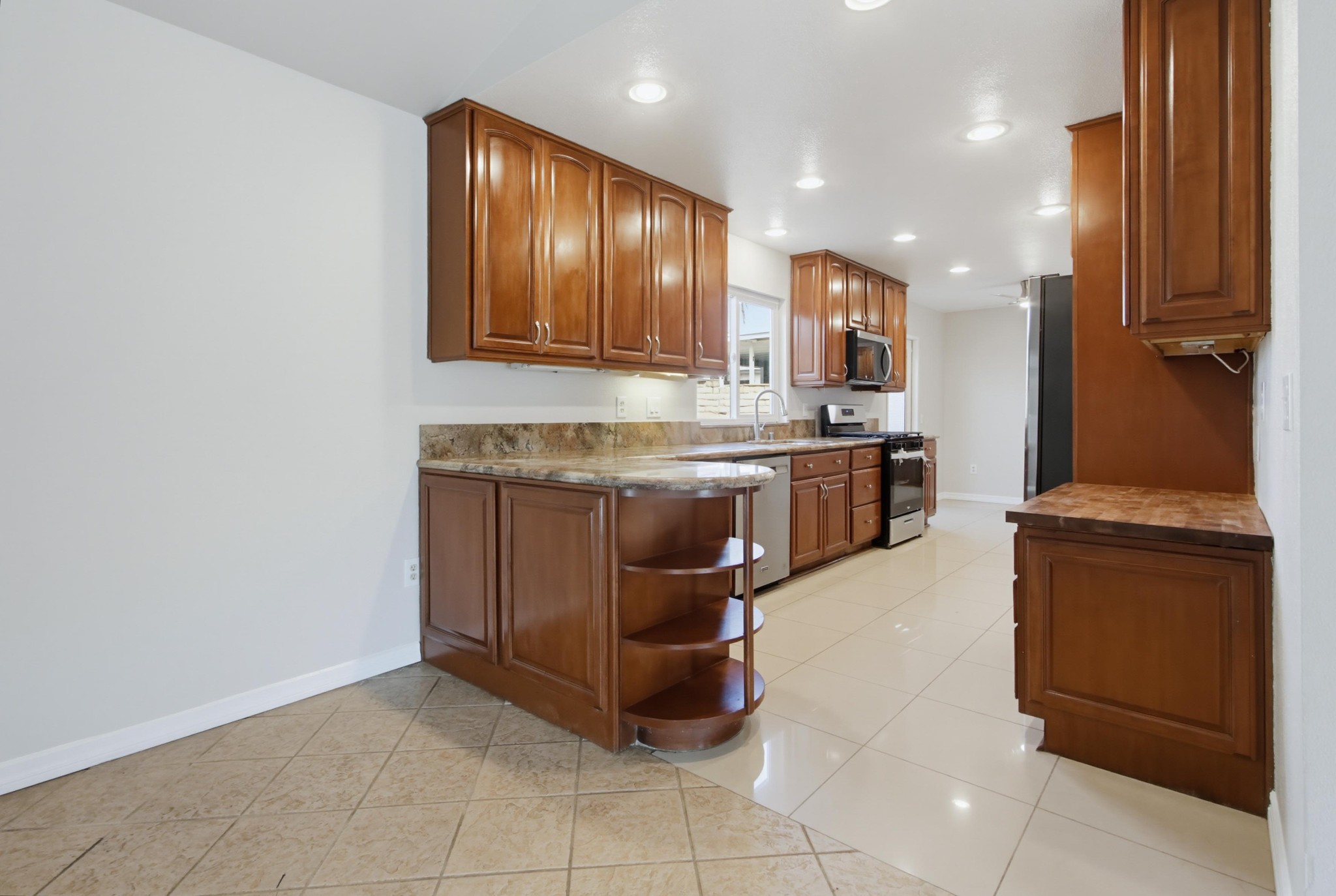 Virtual tour photo 16 of 59 for 2190 Greenbrier Dr