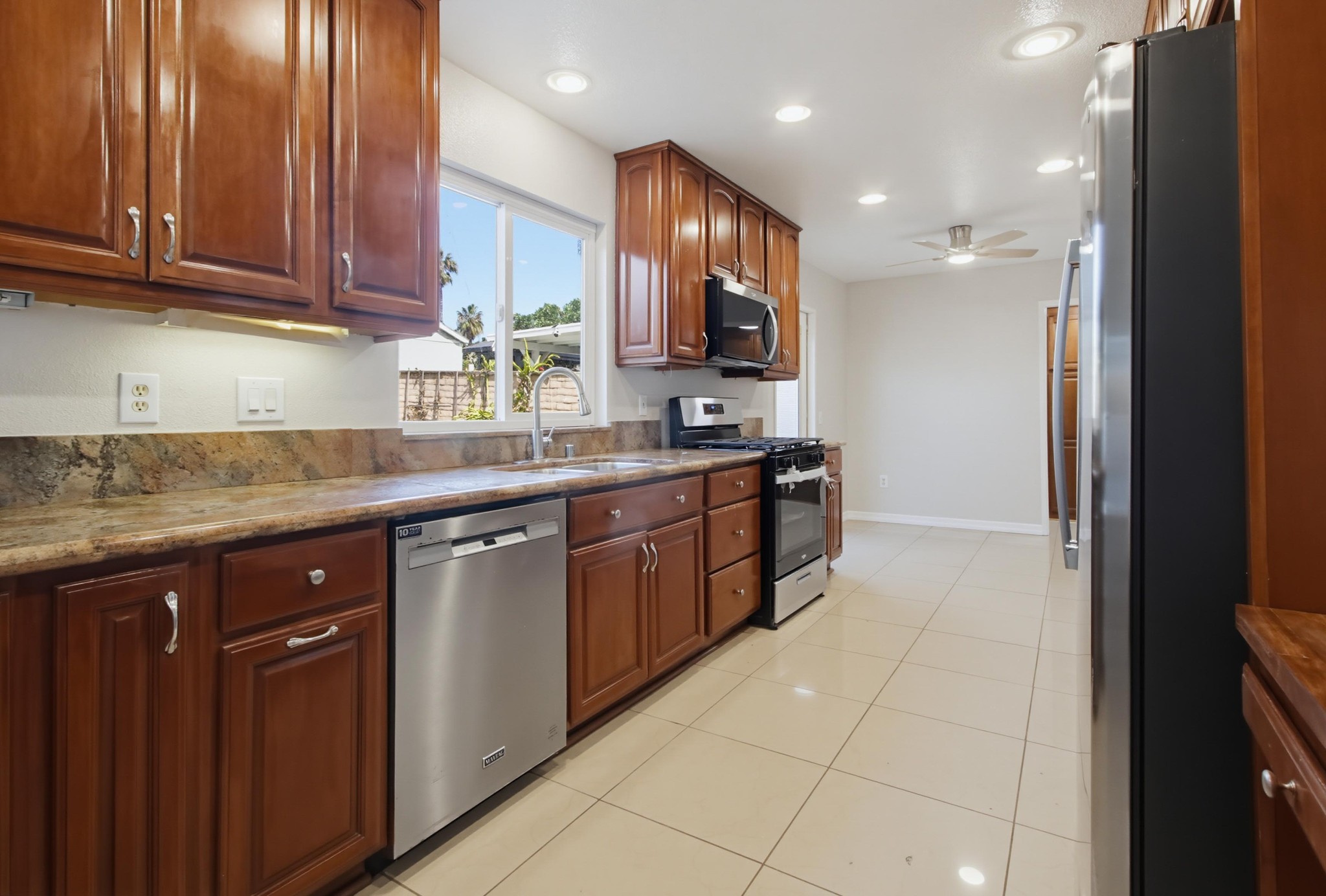 Virtual tour photo 17 of 59 for 2190 Greenbrier Dr