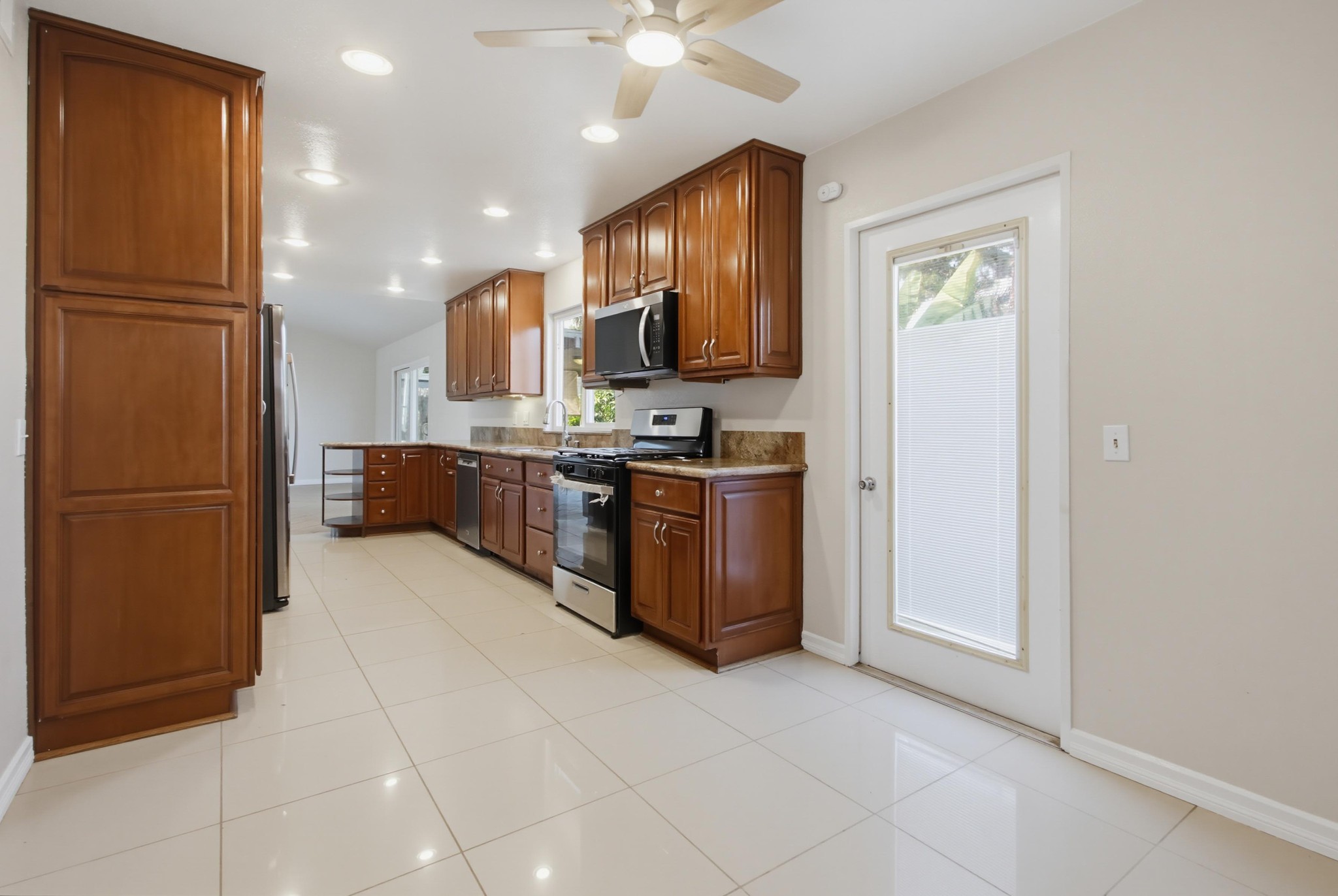 Virtual tour photo 21 of 59 for 2190 Greenbrier Dr