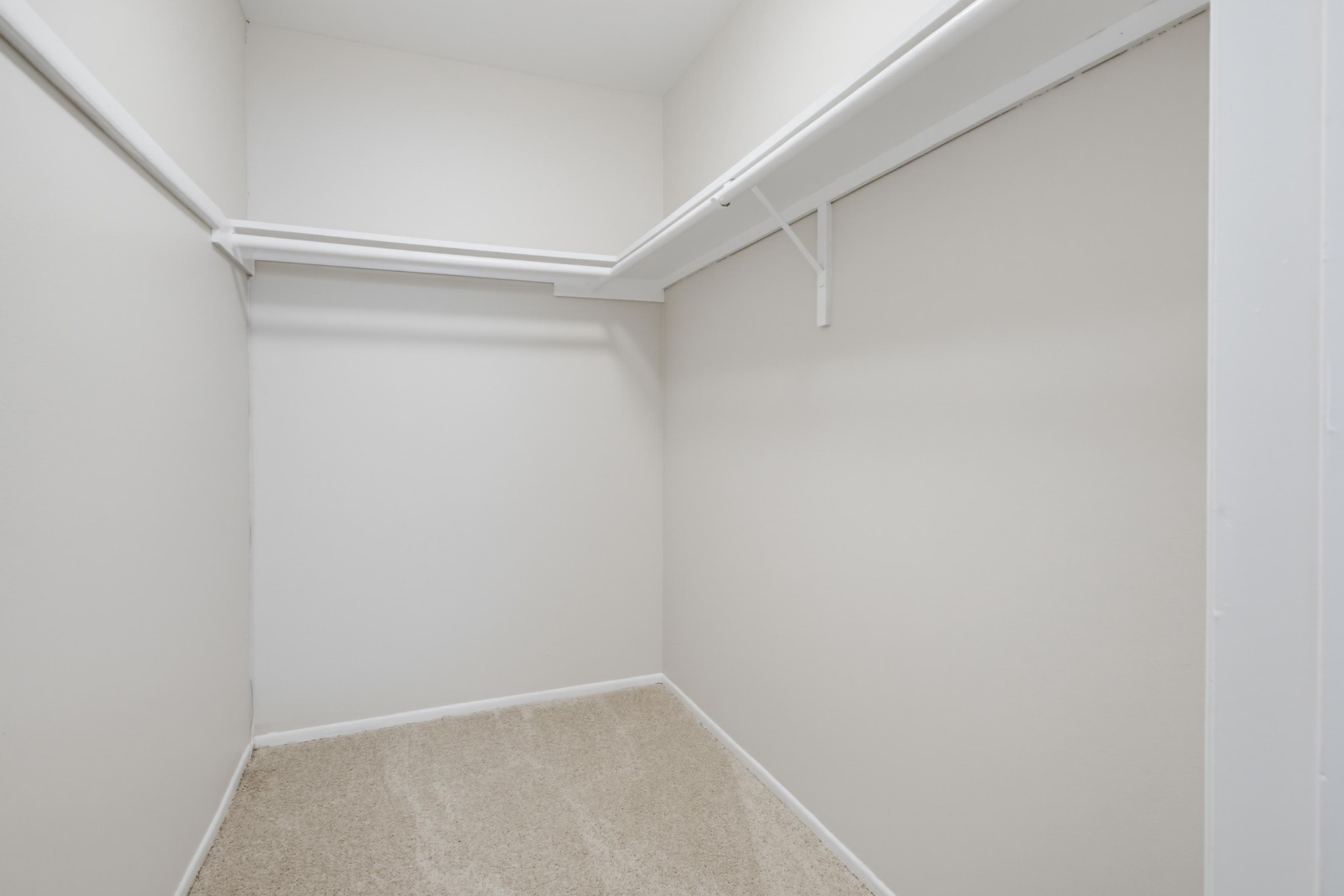 Virtual tour photo 34 of 59 for 2190 Greenbrier Dr