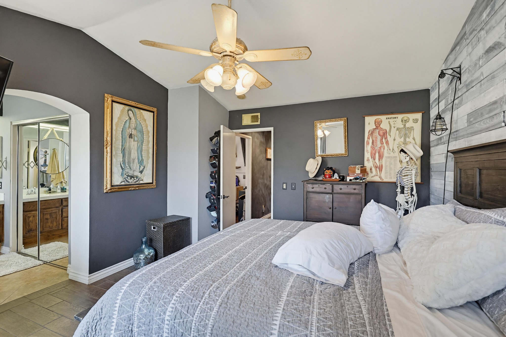 Virtual tour photo 34 of 52 for 2194 Lago Ventana