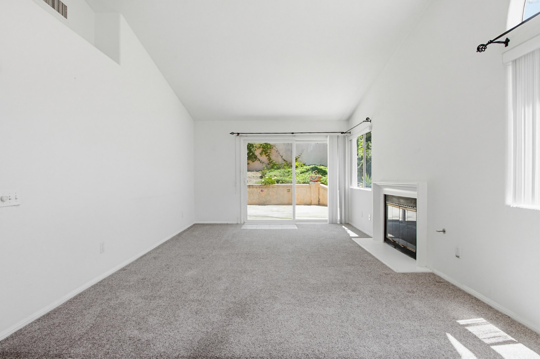 Virtual tour photo 12 of 54 for 2194 Luz Way
