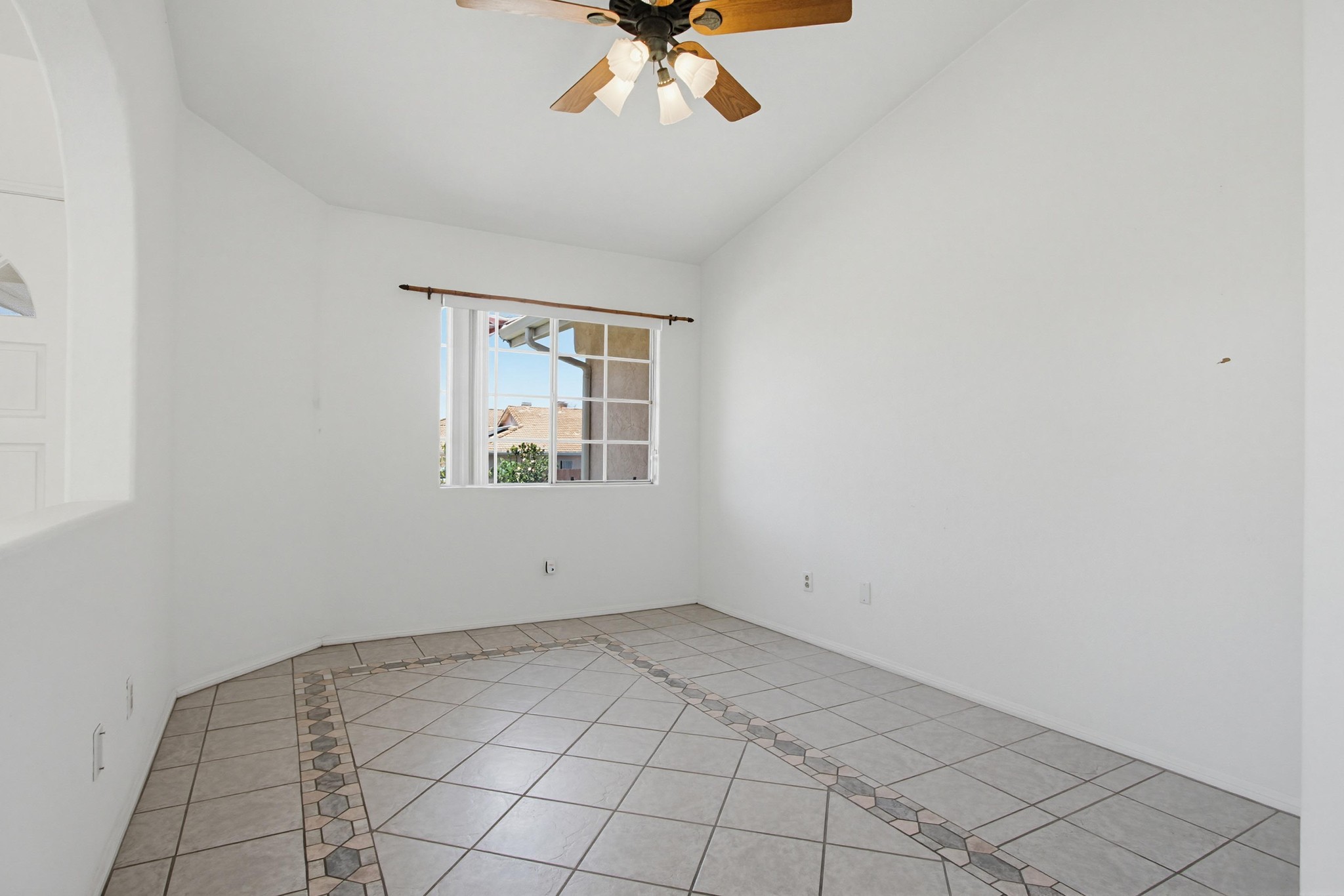 Virtual tour photo 13 of 54 for 2194 Luz Way