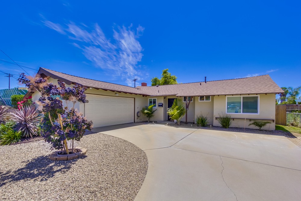 Virtual tour photo 4 of 29 for 220 Los Soneto Dr