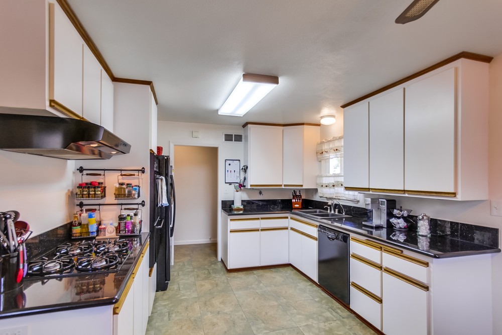 Virtual tour photo 12 of 29 for 220 Los Soneto Dr