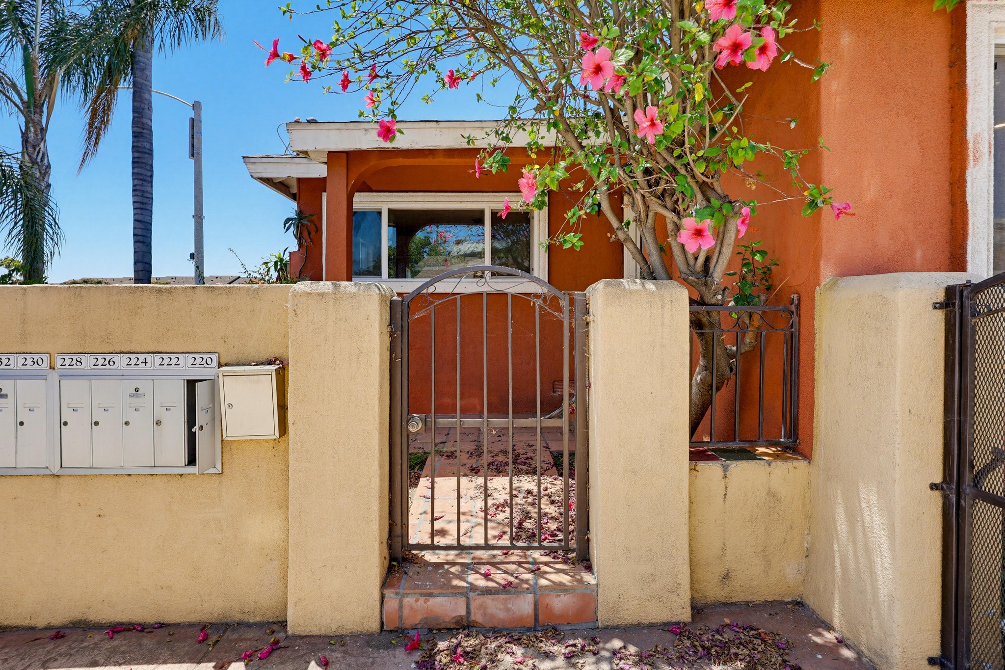 Virtual tour photo 5 of 43 for 220 W Calle Primera