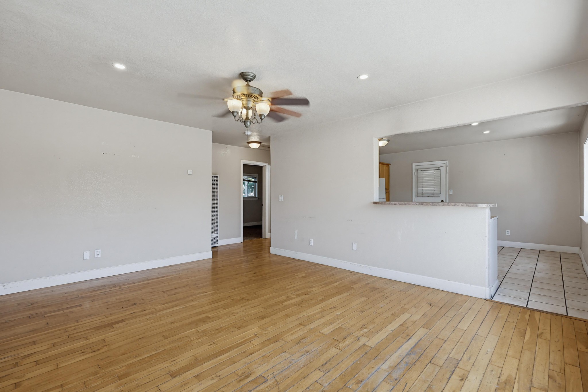 Virtual tour photo 11 of 43 for 220 W Calle Primera
