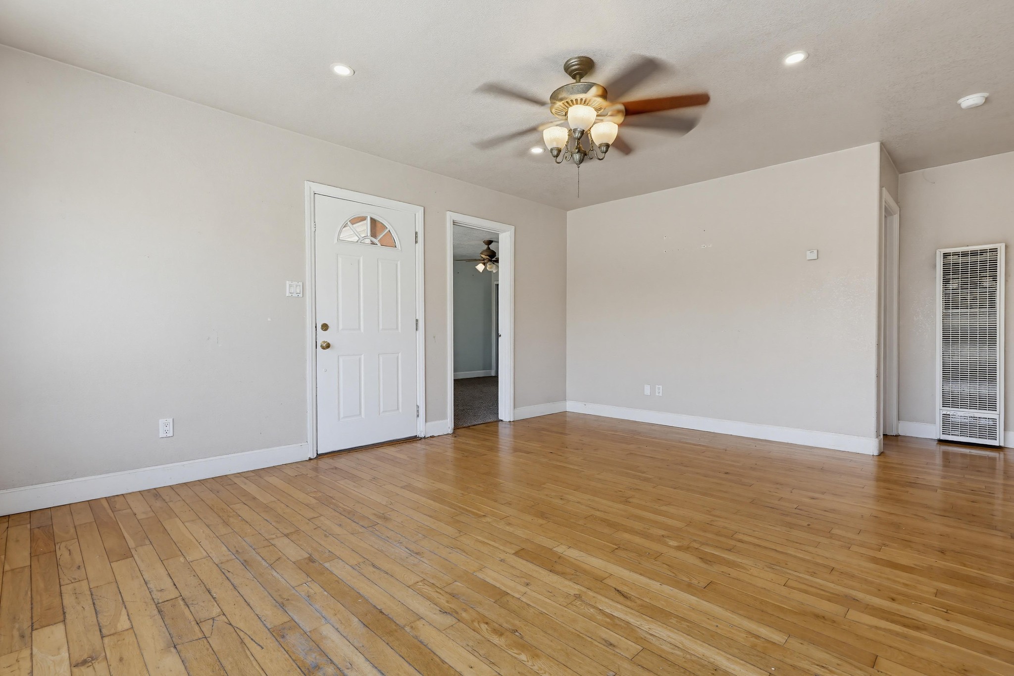 Virtual tour photo 14 of 43 for 220 W Calle Primera