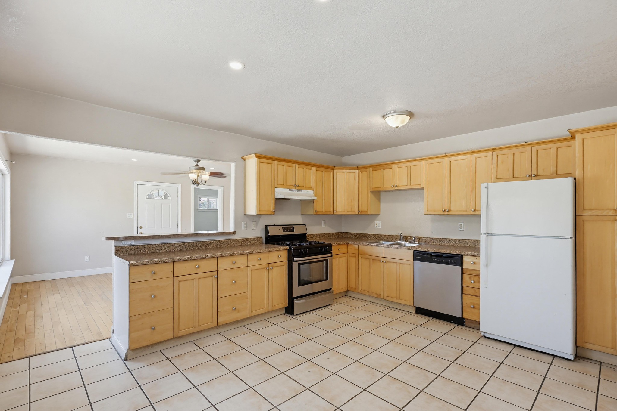 Virtual tour photo 17 of 43 for 220 W Calle Primera