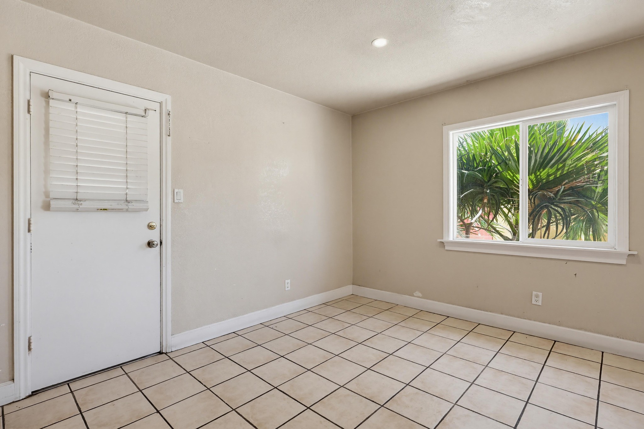 Virtual tour photo 19 of 43 for 220 W Calle Primera