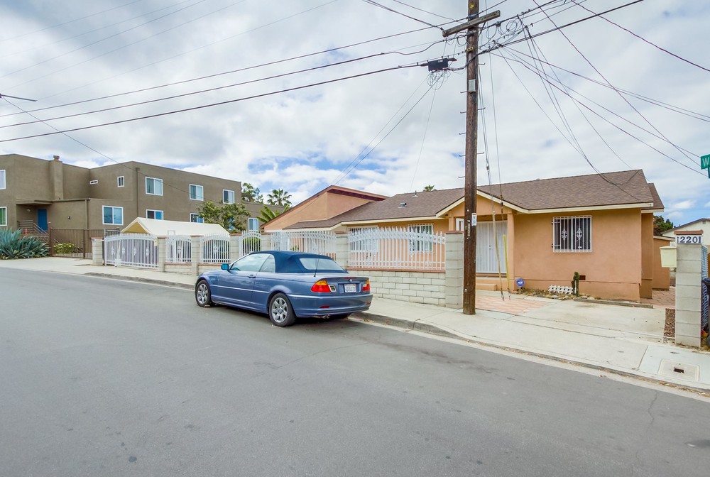 Virtual tour photo 5 of 87 for 2201 E Jewett St