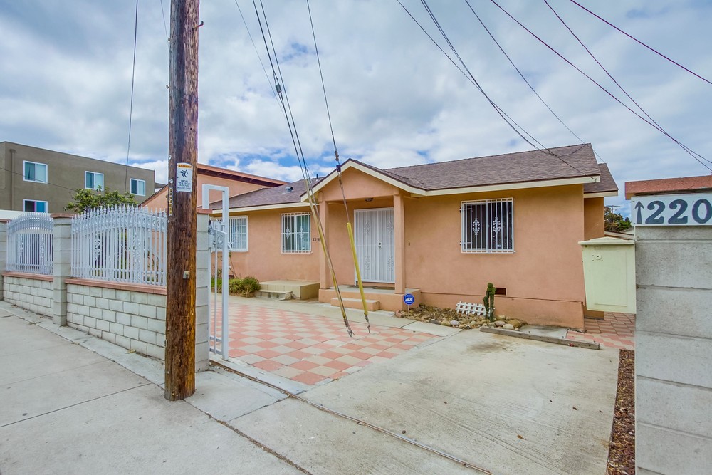 Virtual tour photo 6 of 87 for 2201 E Jewett St
