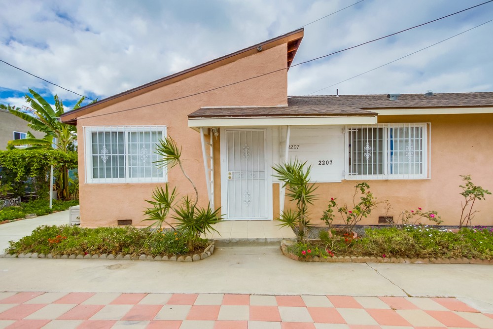 Virtual tour photo 10 of 87 for 2201 E Jewett St