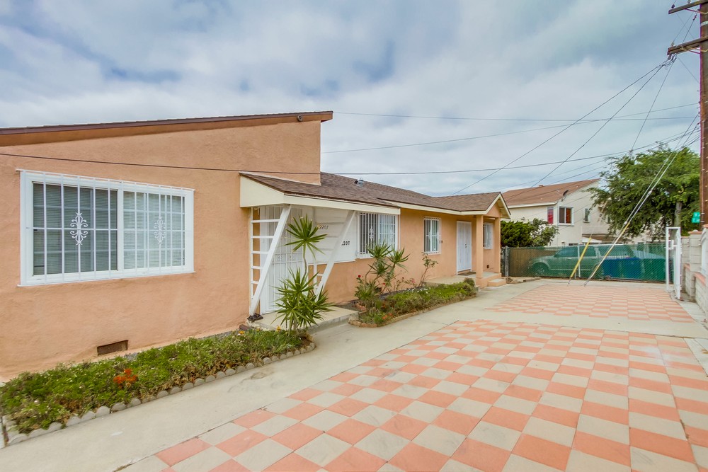 Virtual tour photo 12 of 87 for 2201 E Jewett St