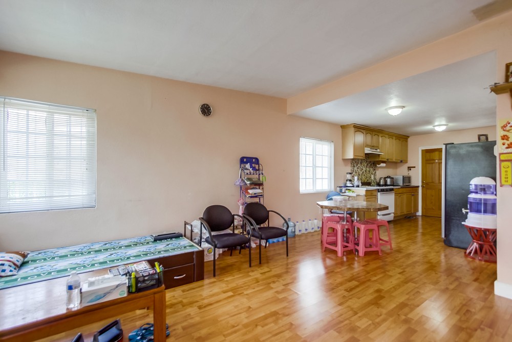 Virtual tour photo 26 of 87 for 2201 E Jewett St