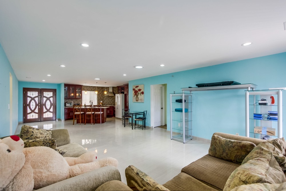 Virtual tour photo 66 of 87 for 2201 E Jewett St