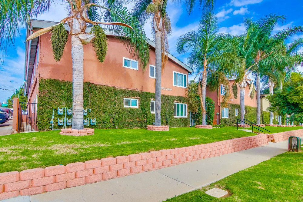 Virtual tour photo 3 of 29 for 2202 1/2 Grand Ave