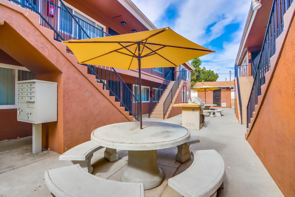 Virtual tour photo 5 of 29 for 2202 1/2 Grand Ave