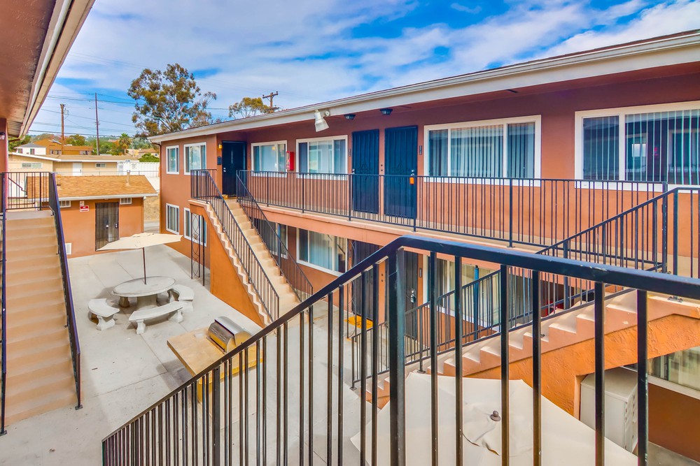 Virtual tour photo 6 of 29 for 2202 1/2 Grand Ave