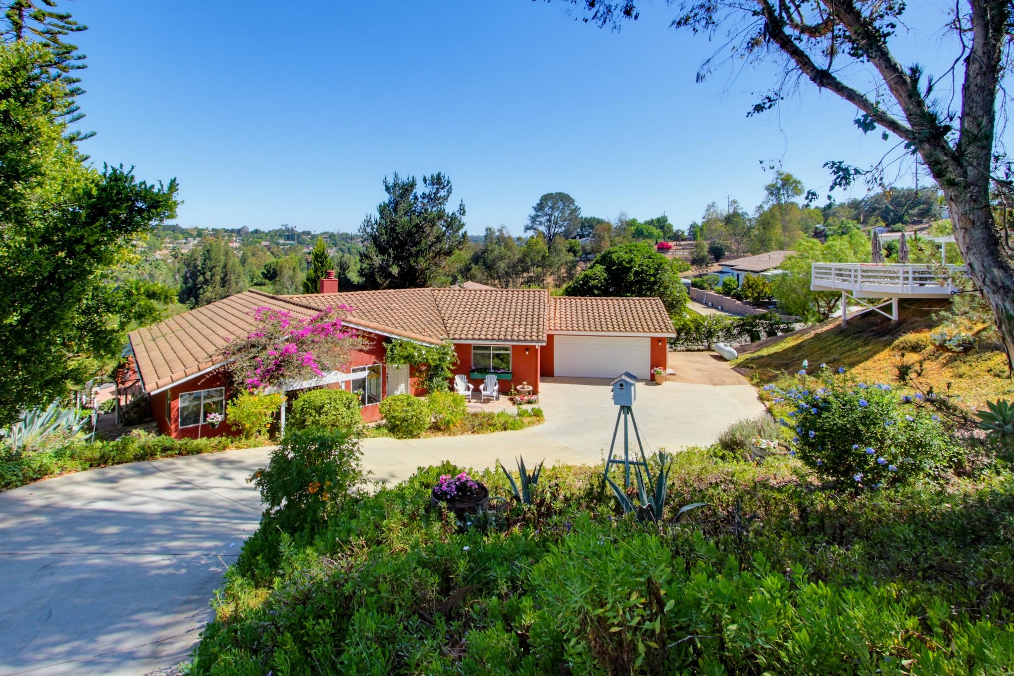 Virtual tour photo 5 of 93 for 2202 Crest Hill Ln
