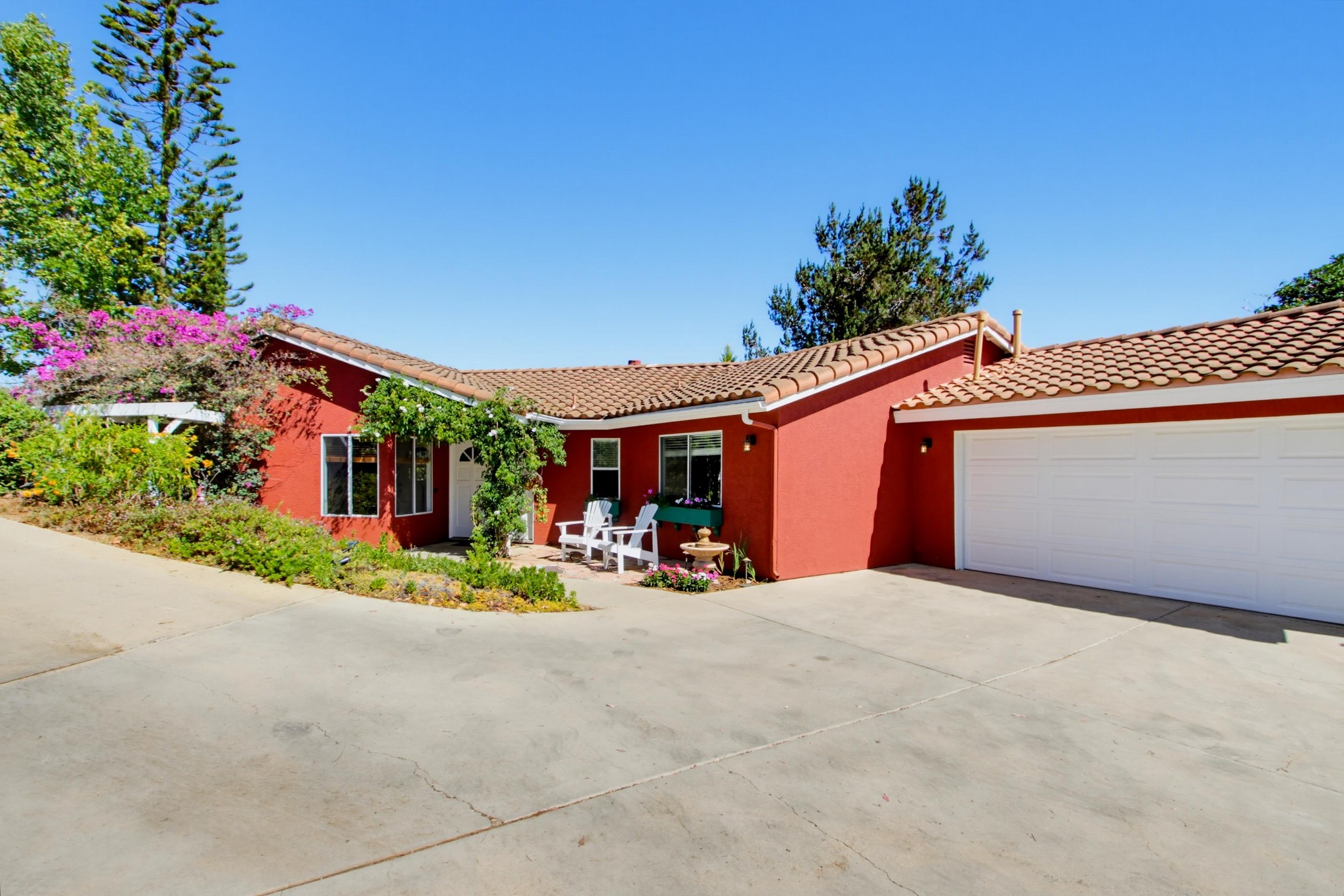 Virtual tour photo 14 of 93 for 2202 Crest Hill Ln