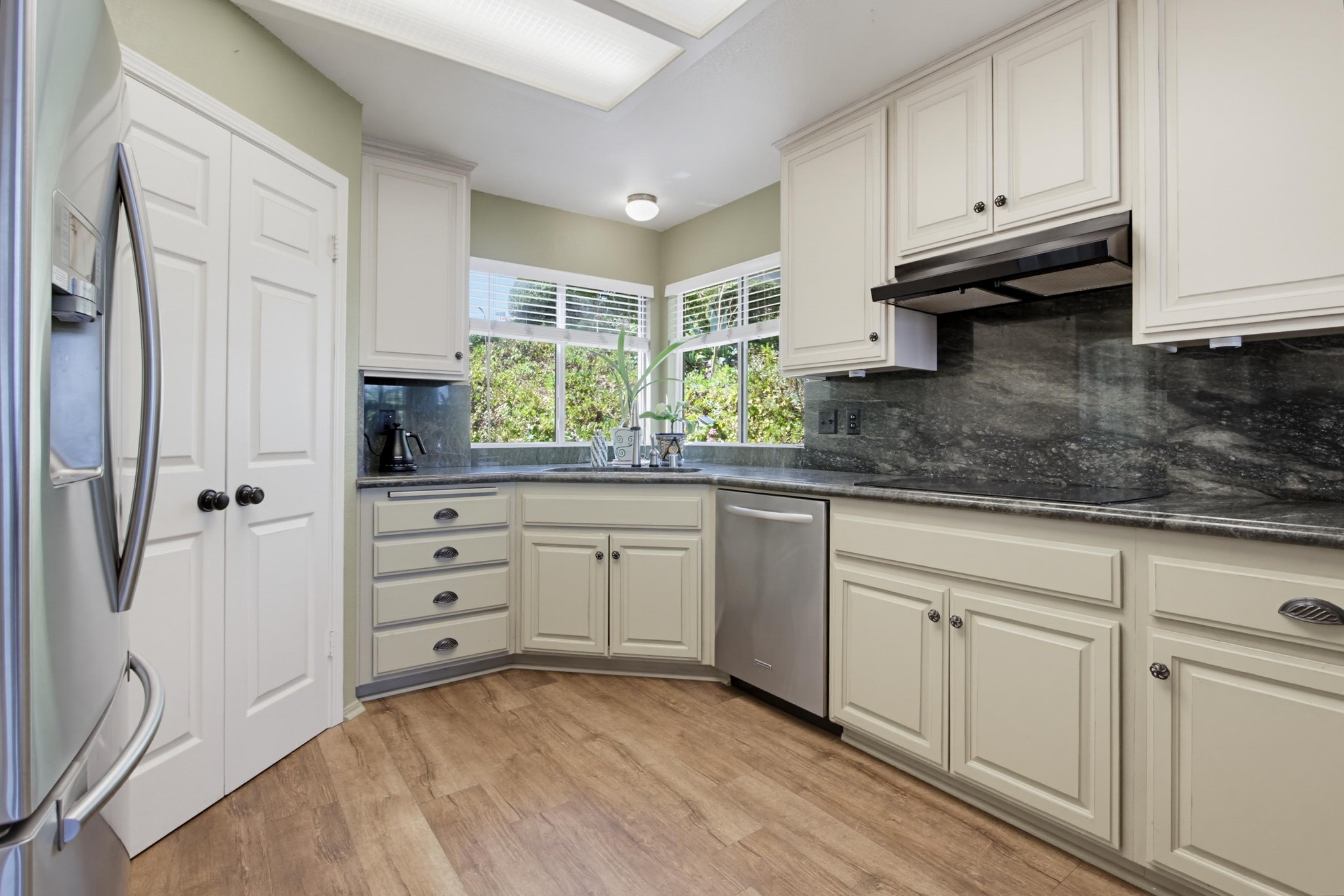 Virtual tour photo 27 of 93 for 2202 Crest Hill Ln