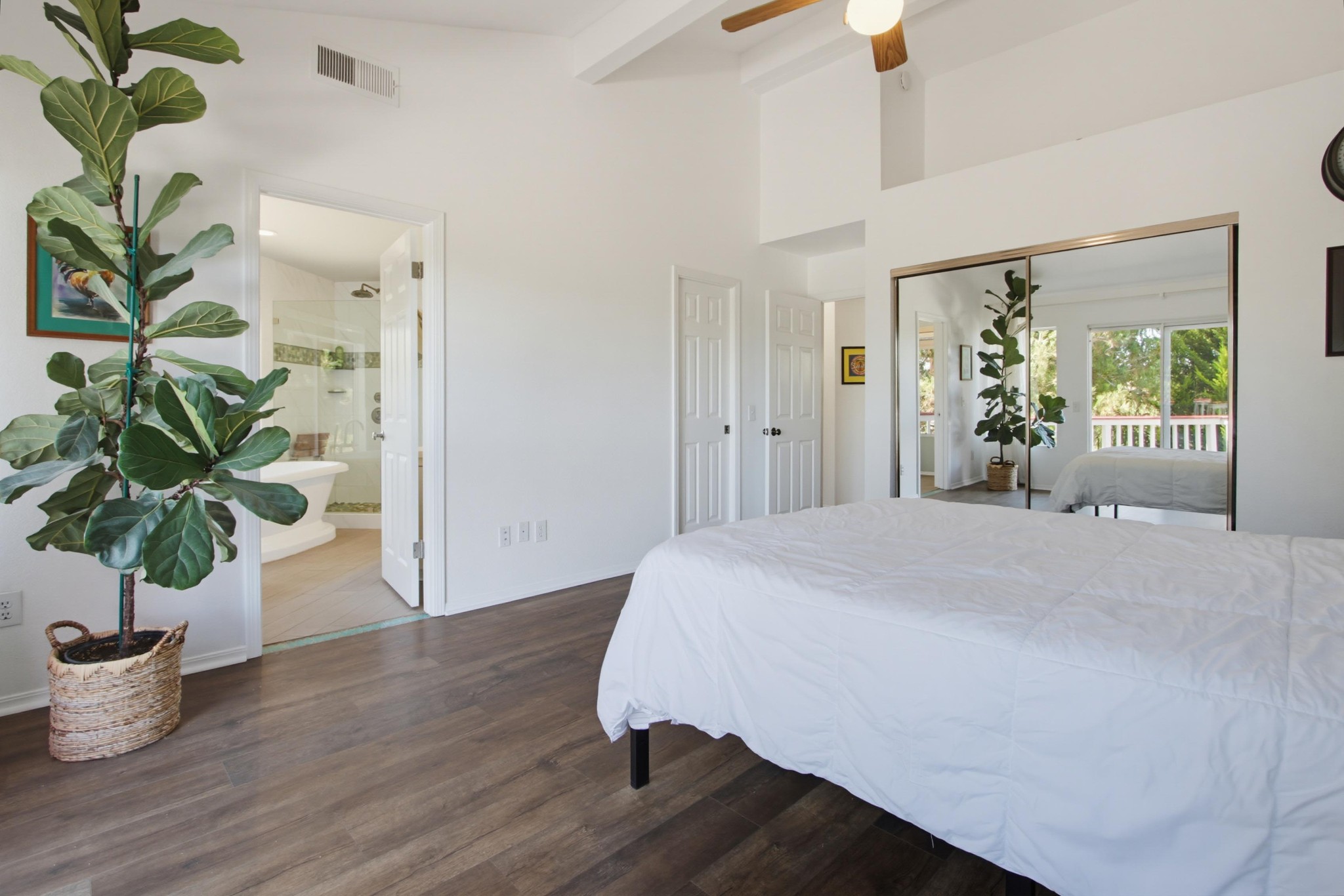 Virtual tour photo 42 of 93 for 2202 Crest Hill Ln