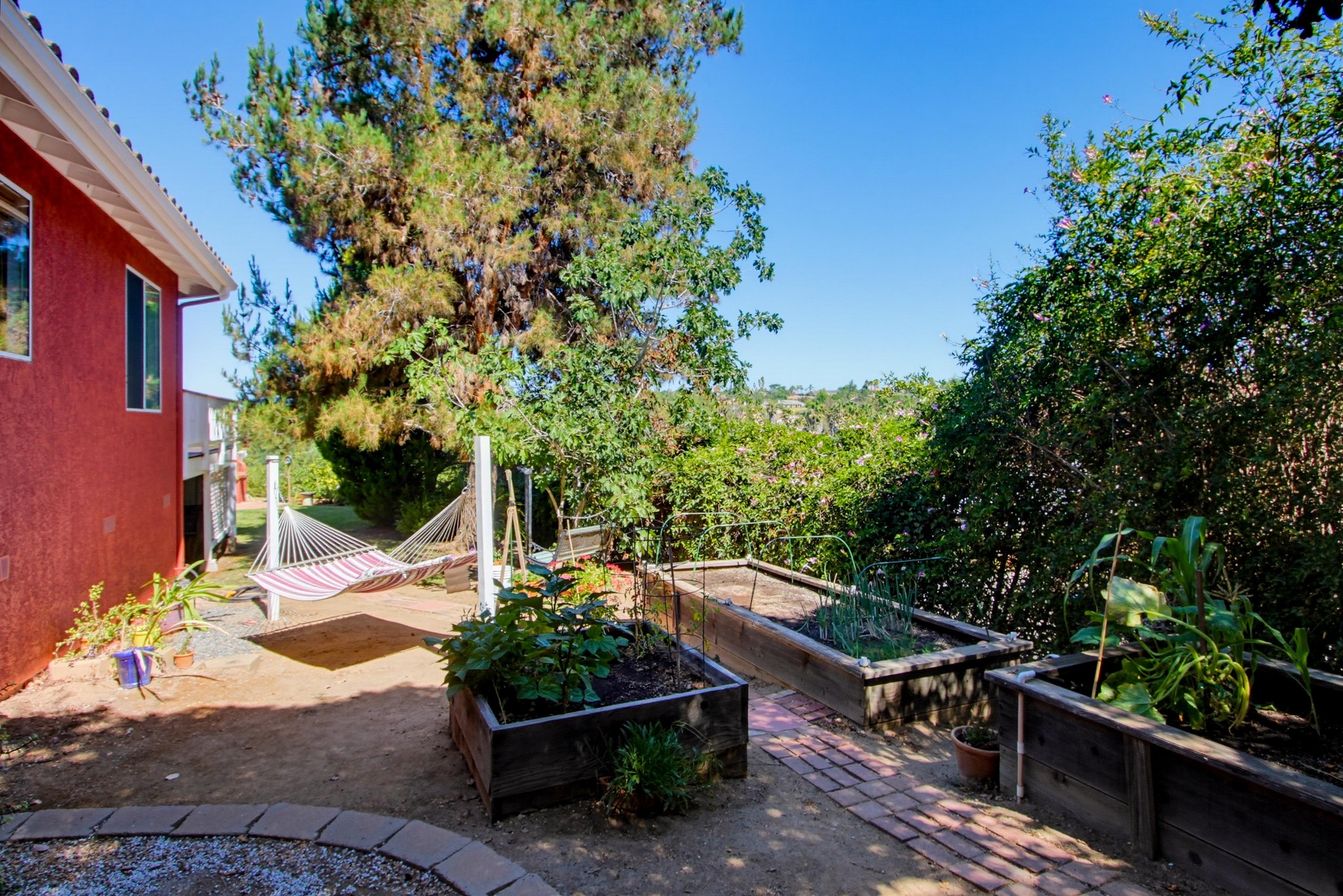 Virtual tour photo 71 of 93 for 2202 Crest Hill Ln